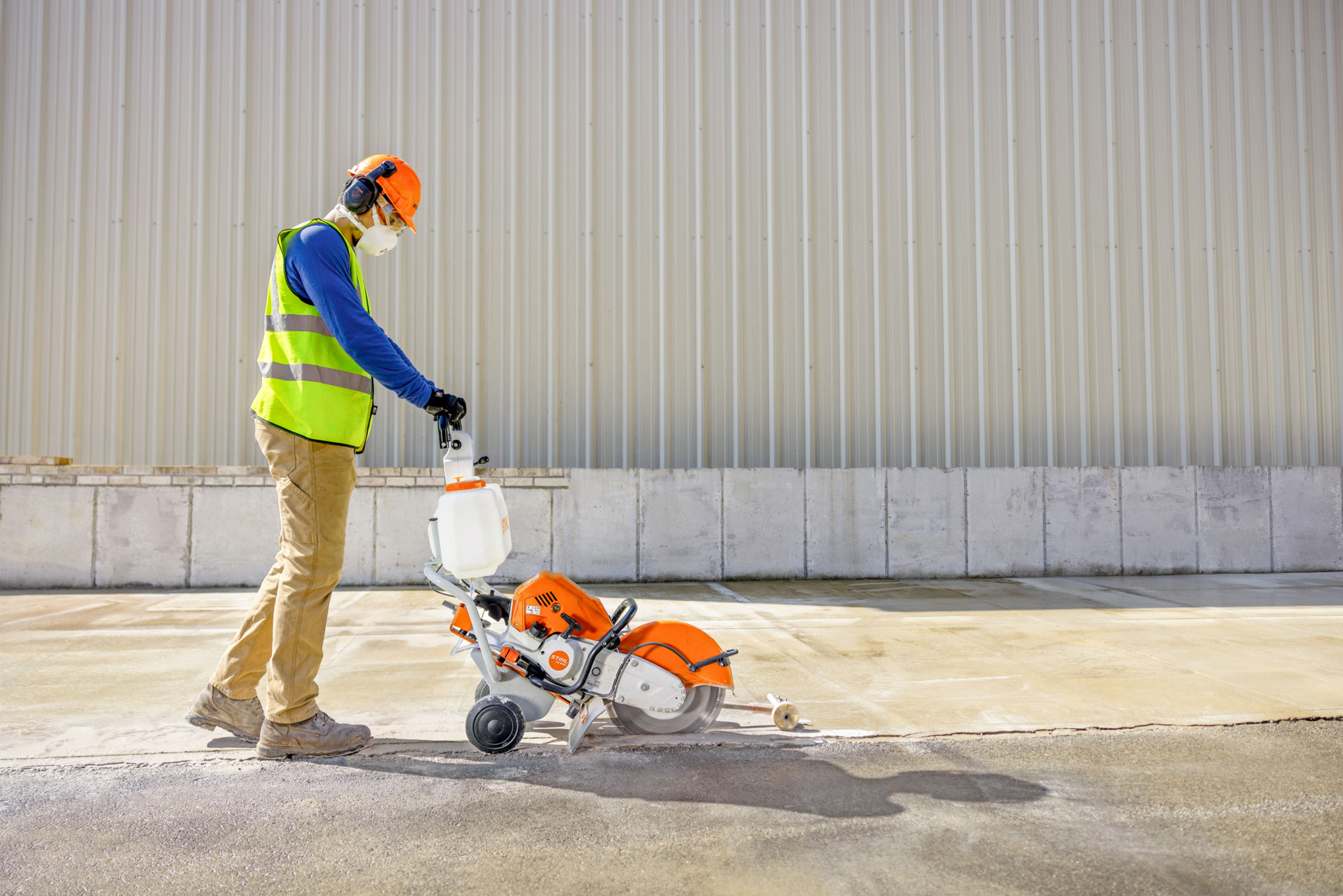 Belt wear cover protection - TS 910i petrol cut-off machine