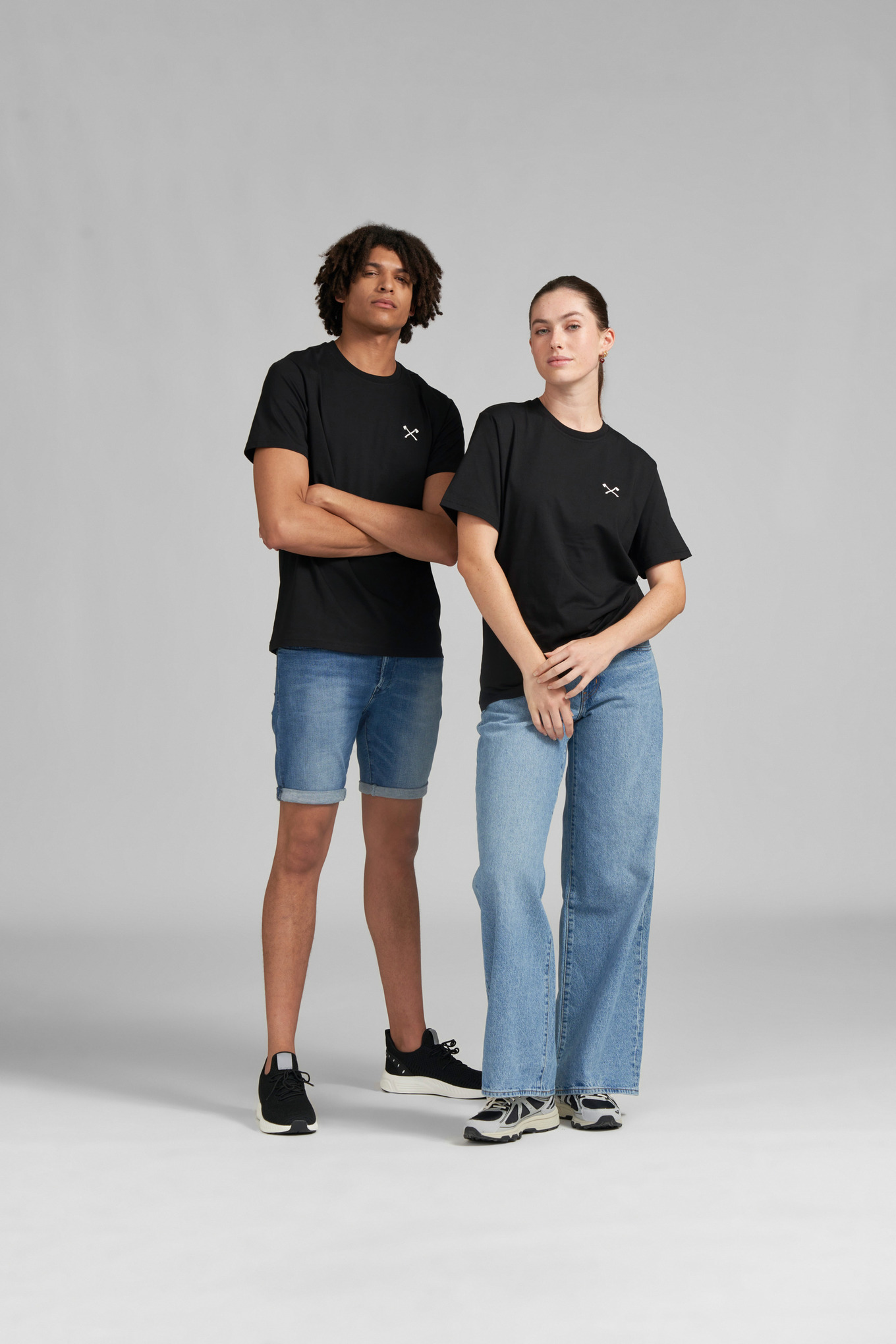 Black T-Shirt Timbersports White Axe - Unisex