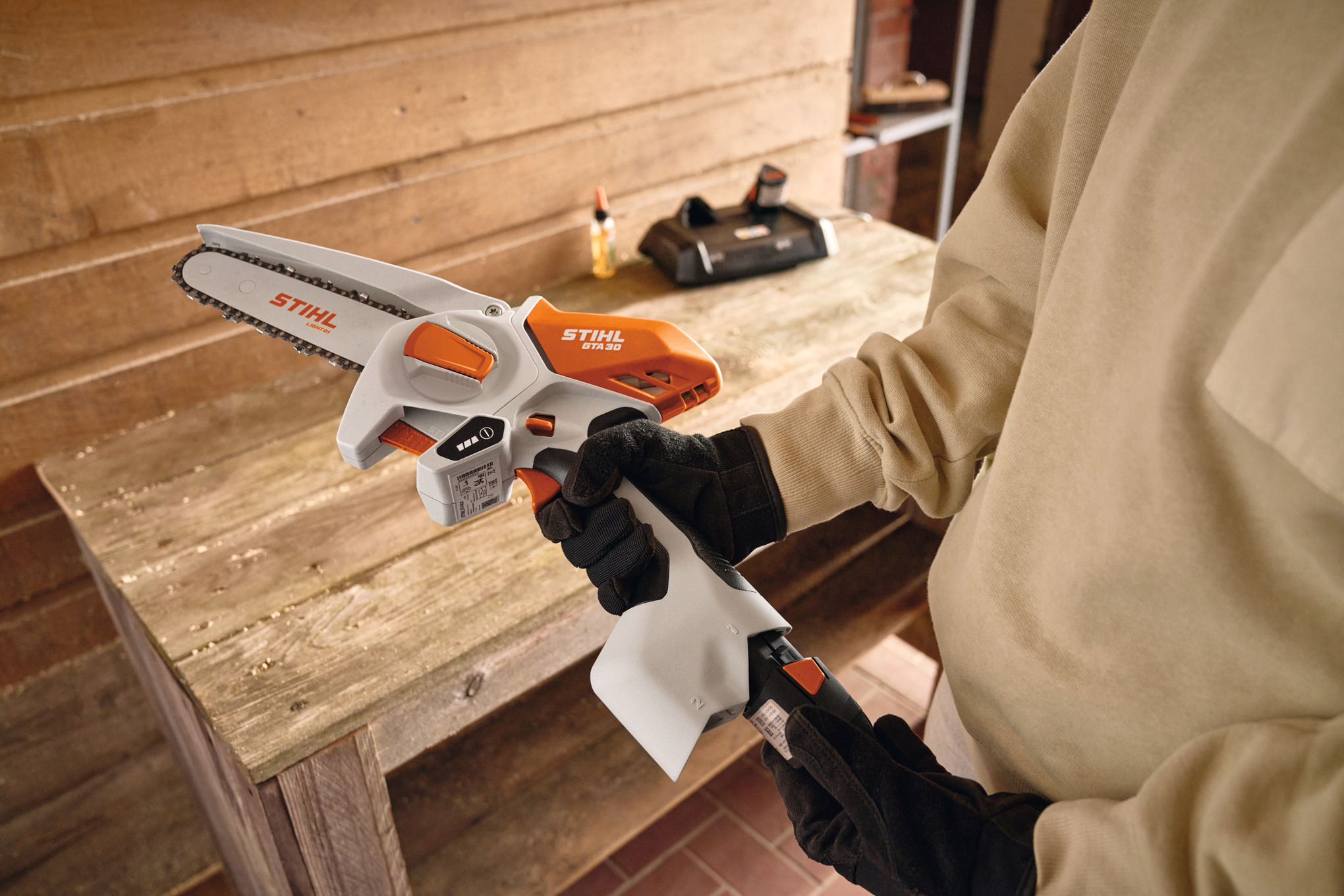 GTA 30 Battery Pruner with 2x AS 2 battery and AL 5-2 charger