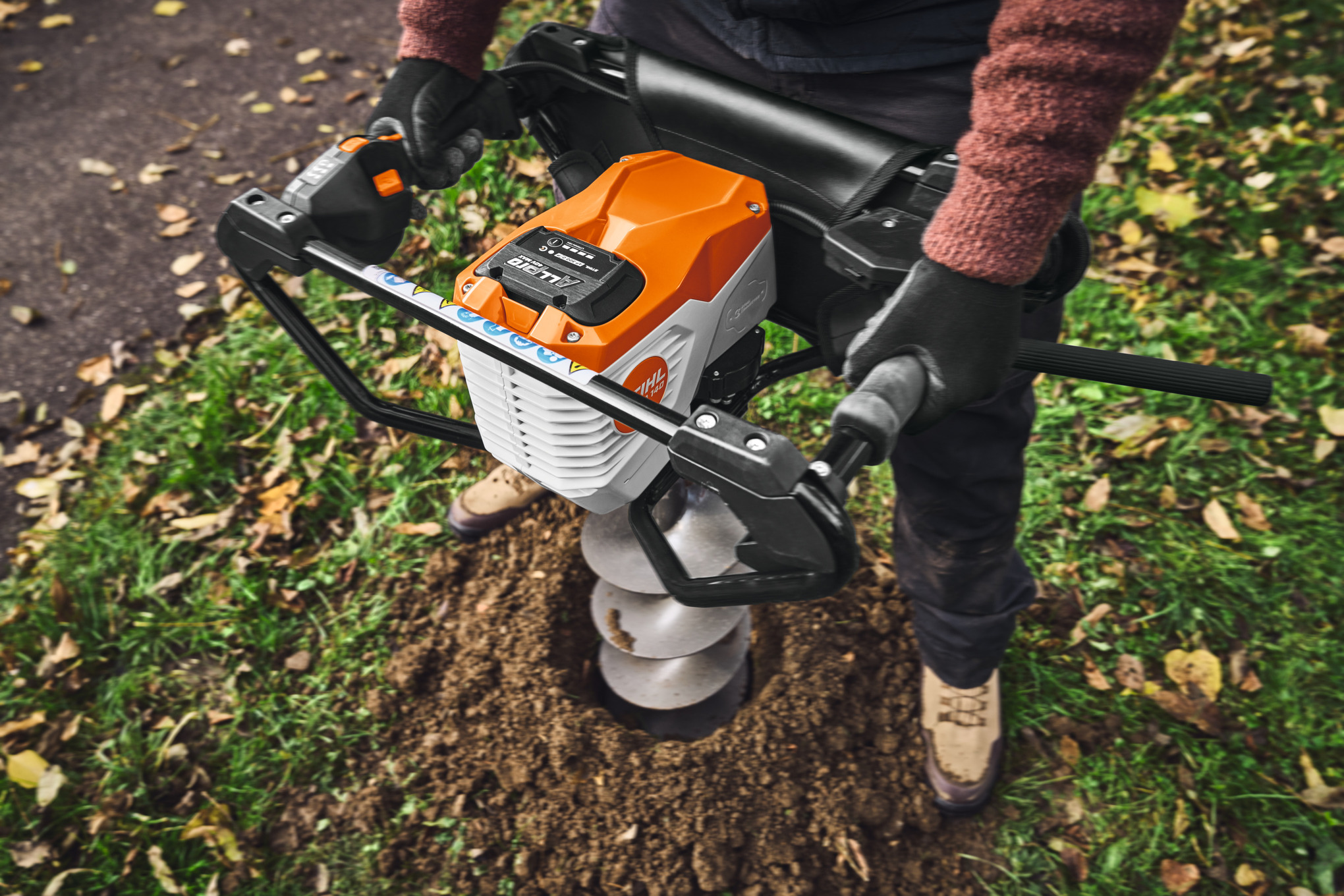 BTA 140 Cordless Earth Auger