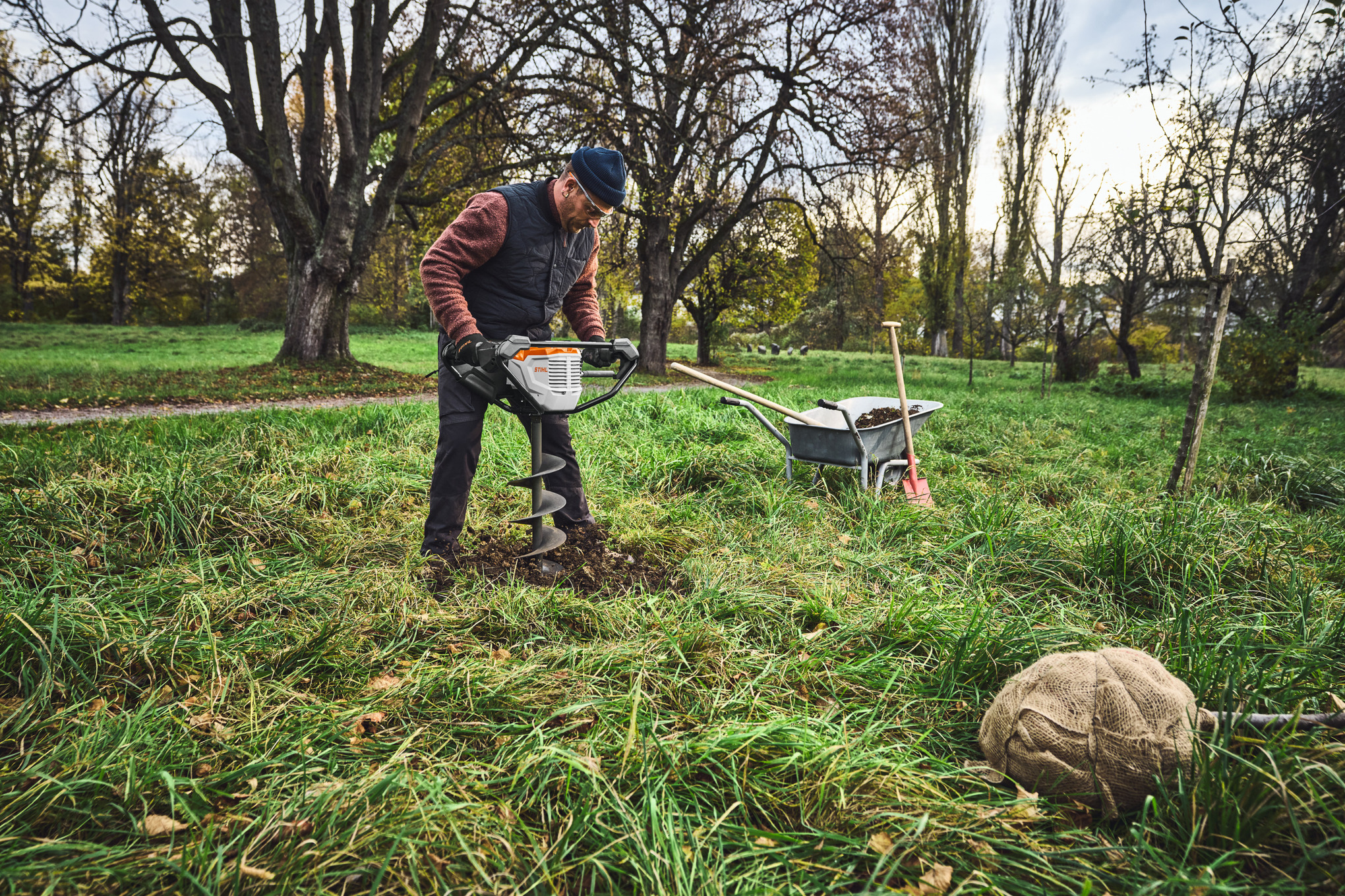 BTA 140 Cordless Earth Auger