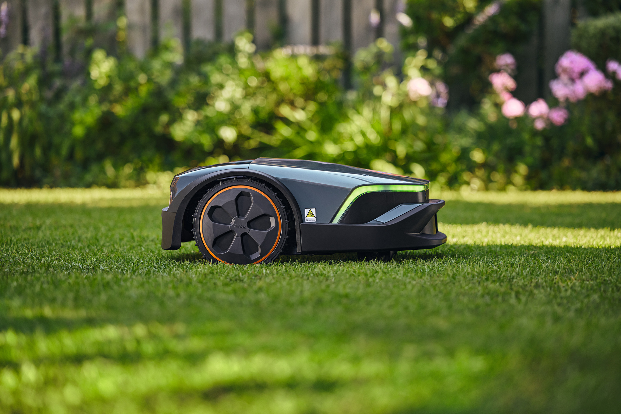¡MOW® 6 EVO robotic mower